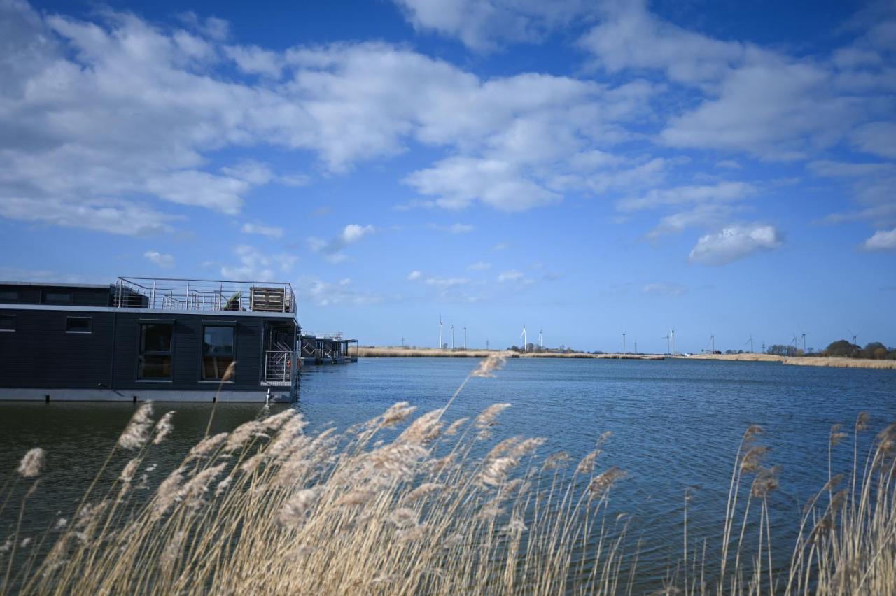 Hausboot Kajuete Am Nixensteg Am Wangermeer Mit Hund Schillig Zewnętrze zdjęcie
